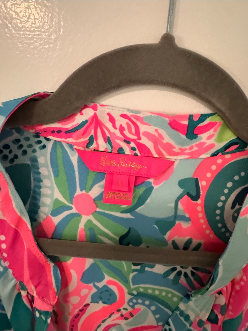 Lily Pulitzer Wo Marvelle Floral Satin Blouse Pink/turquiose Size Large - Picture 3 of 5